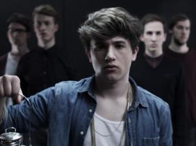 In Golden Tears - Photo by Jan David Günther