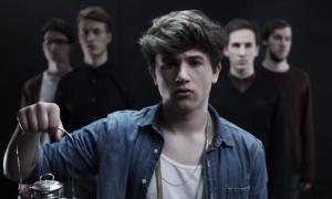 In Golden Tears - Photo by Jan David Günther